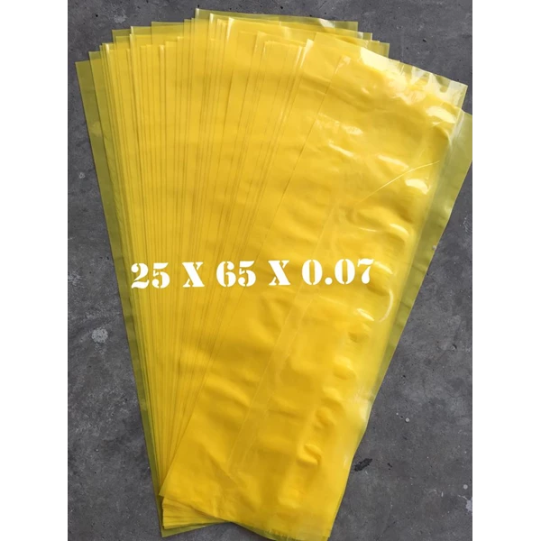 YELLOW LDPE PLASTIC BAG uk.25 X 65 X 0.07mm
