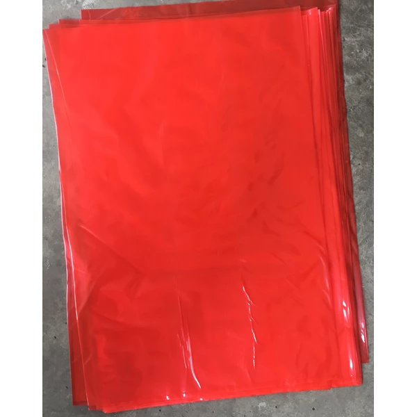 Kantong plastik PE RED  uk 50 X 75 X 0.07