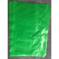 Kantong plastik LLDPE Green 50 cm X 75 cm X 0.07mm