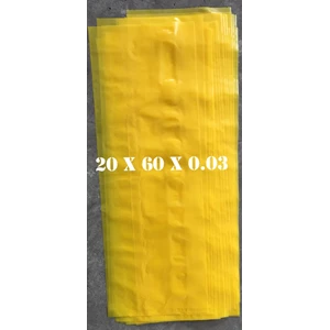 Kantong plastik LLDPE Ori Kuning  uk.20 X 60 X 0.03