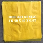 KANTONG PLASTIK LDPE ORI KUNING uk.40 X 40 X 0.07 1