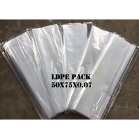 PLASTIC BAG CLEAR ORI LDPE PACK uk.50 X 75 X 0.07